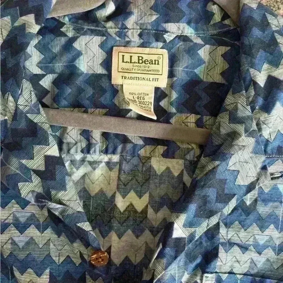 L.L. Bean Men’s Geometric Zig Zag Print Short Sleeve Top - Picture 4 of 7